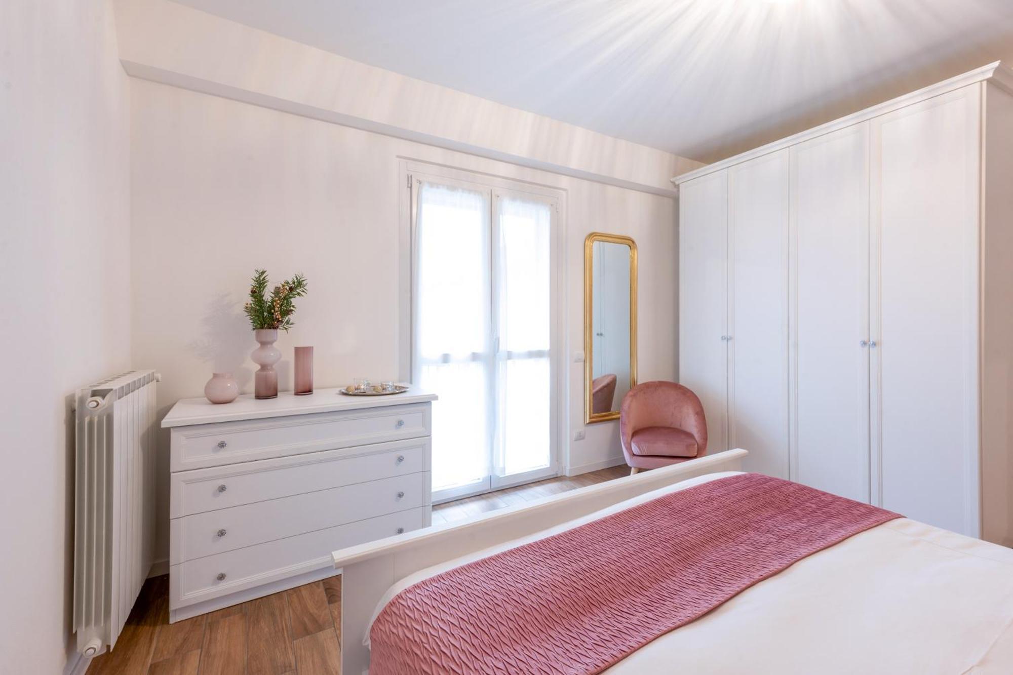 Appartement Lora Flowers Suite, Free Parking,self Check In, 5 Como