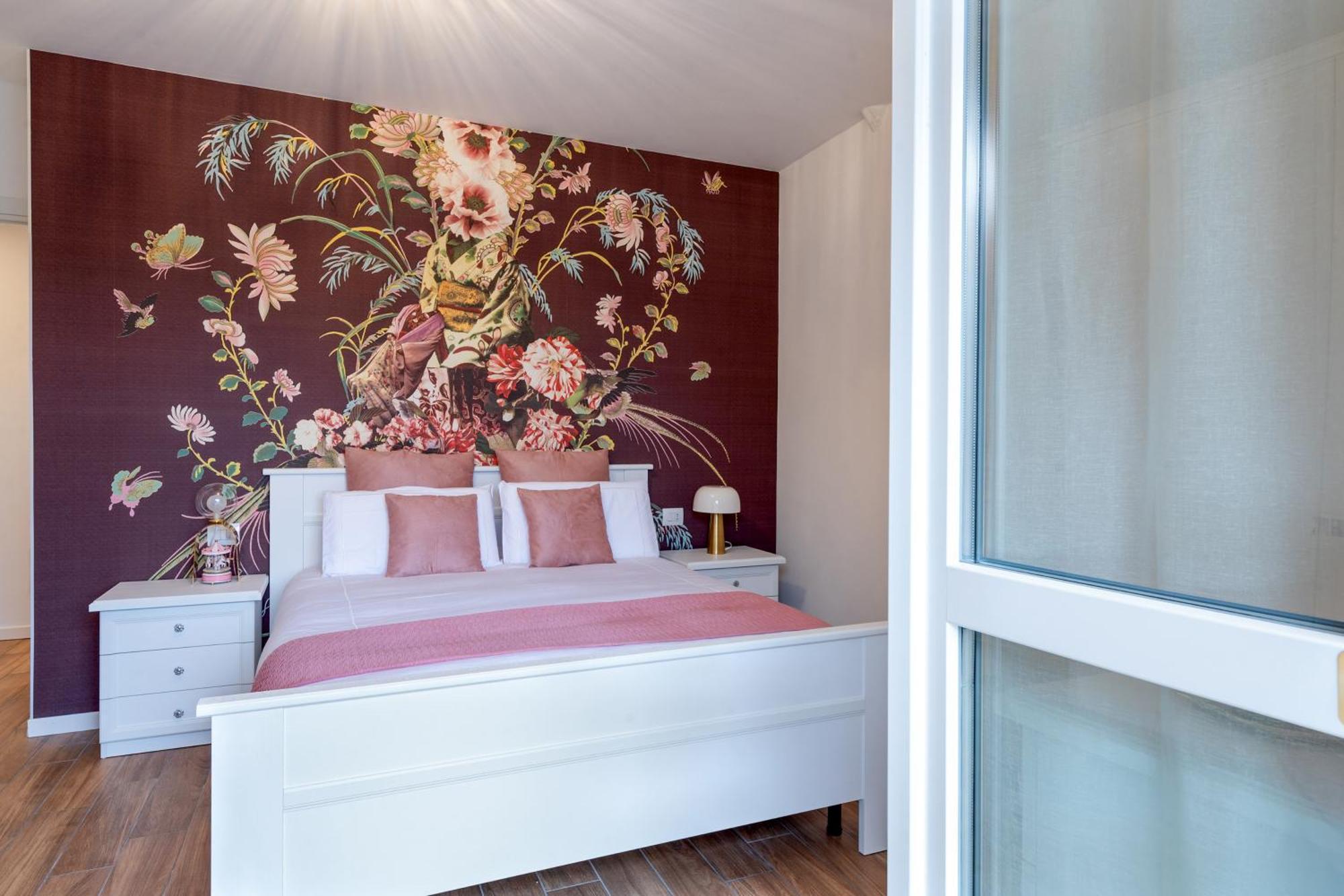 Lora Flowers Suite, Free Parking,self Check In, 5 Appartement