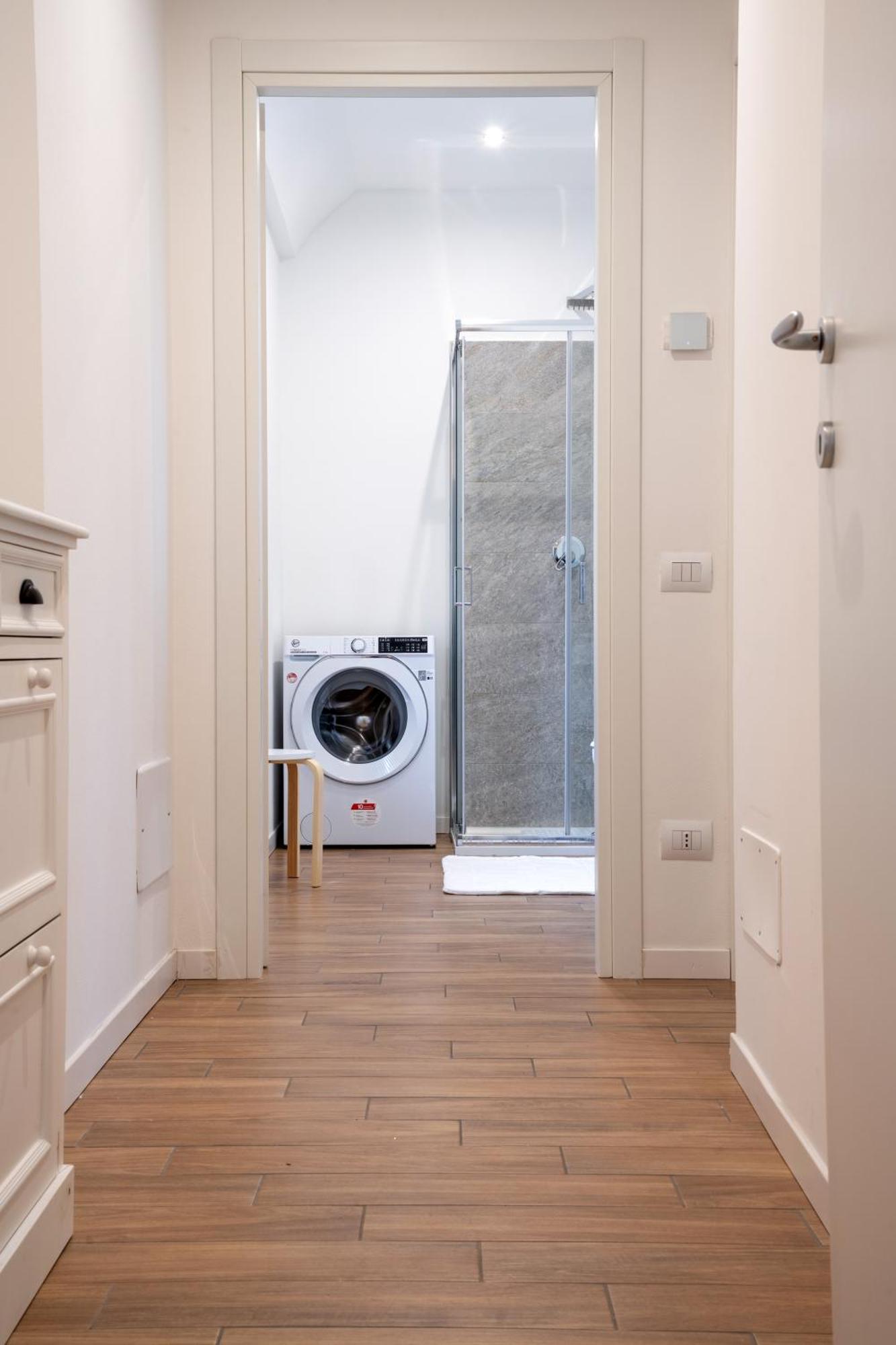 Lora Flowers Suite, Free Parking,self Check In, 5 Appartement