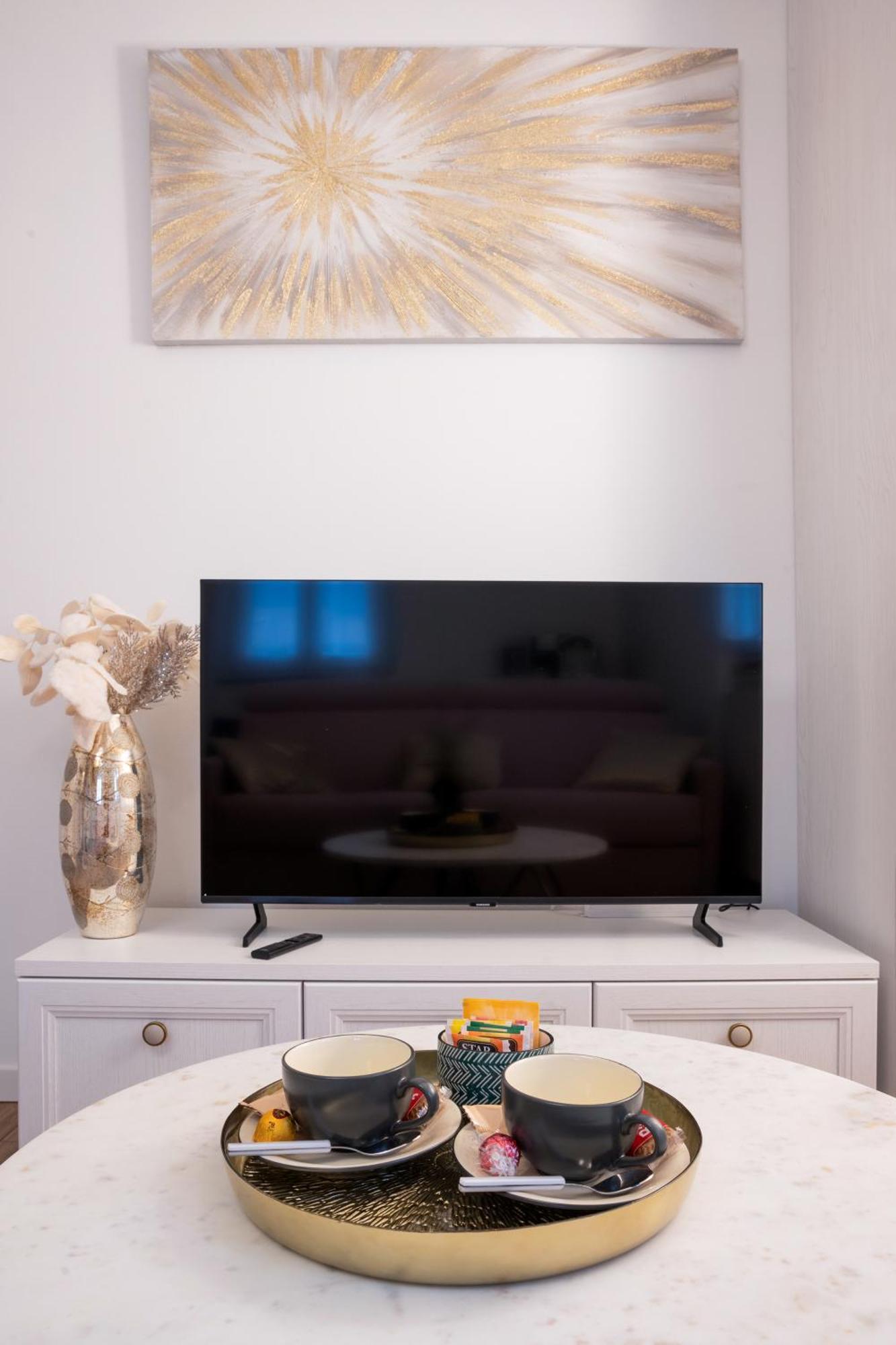 Appartement Lora Flowers Suite, Free Parking,self Check In, 5 *