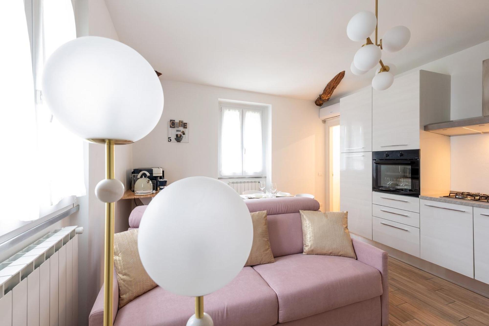 Lora Flowers Suite, Free Parking,self Check In, 5