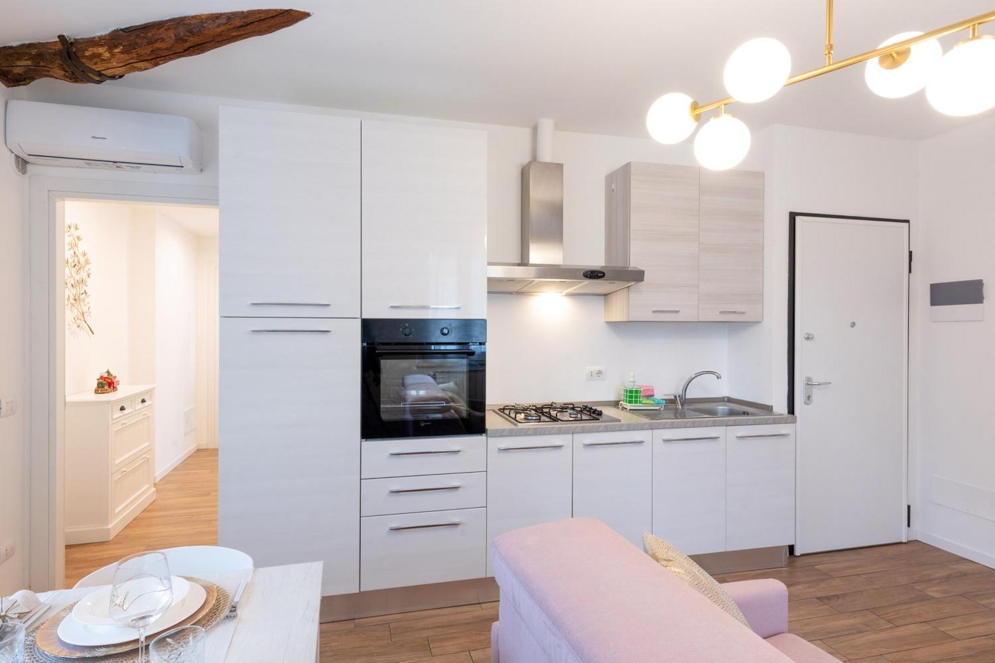 Lora Flowers Suite, Free Parking,self Check In, 5