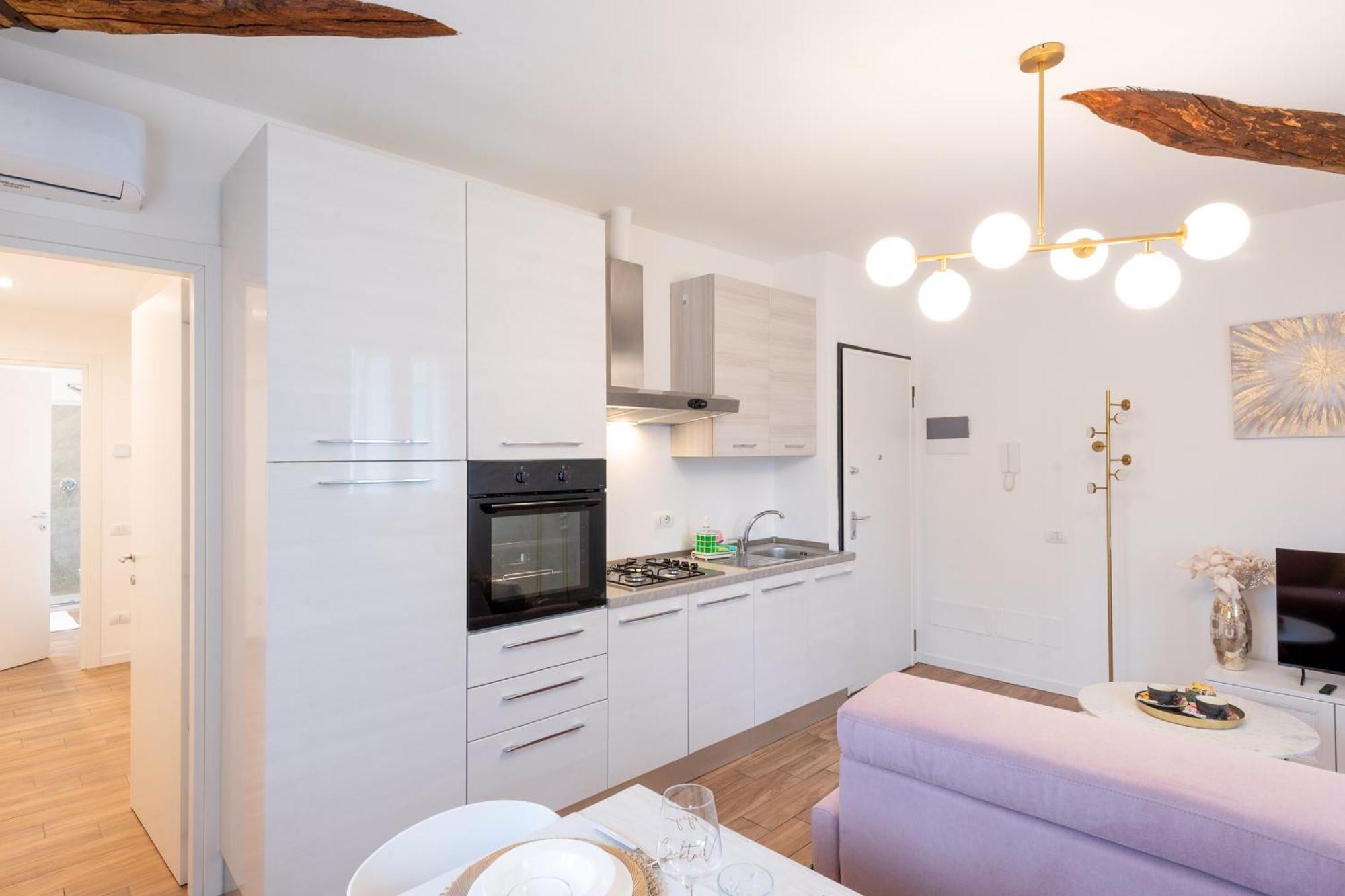 Lora Flowers Suite, Free Parking,self Check In, 5 Appartement Como